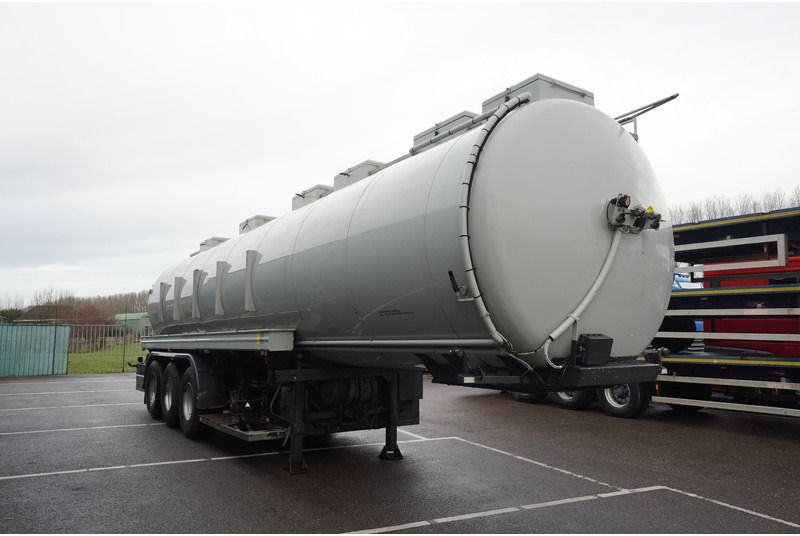 Dijkstra 3 AXLE TANK TRAILER 36 M3 - Полуремарке цистерна: снимка 3 Dijkstra 3 AXLE TANK TRAILER 36 M3 - Полуремарке цистерна: снимка 3