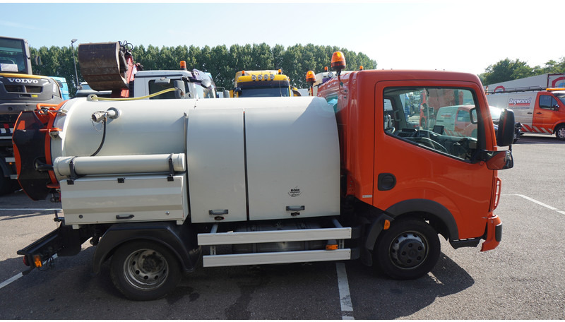 Renault Maxity 130-35/6 CC BROKEN ENGINE HIGH PRESSURE AND VACUUM SYSTEM - Лекотоварен автомобил: снимка 2 Renault Maxity 130-35/6 CC BROKEN ENGINE HIGH PRESSURE AND VACUUM SYSTEM - Лекотоварен автомобил: снимка 2
