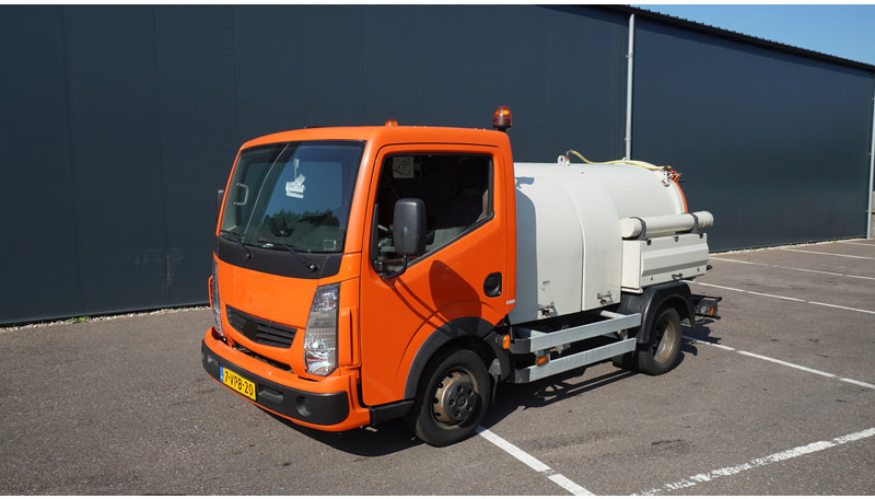 Renault Maxity 130-35/6 CC BROKEN ENGINE HIGH PRESSURE AND VACUUM SYSTEM - Лекотоварен автомобил: снимка 3 Renault Maxity 130-35/6 CC BROKEN ENGINE HIGH PRESSURE AND VACUUM SYSTEM - Лекотоварен автомобил: снимка 3
