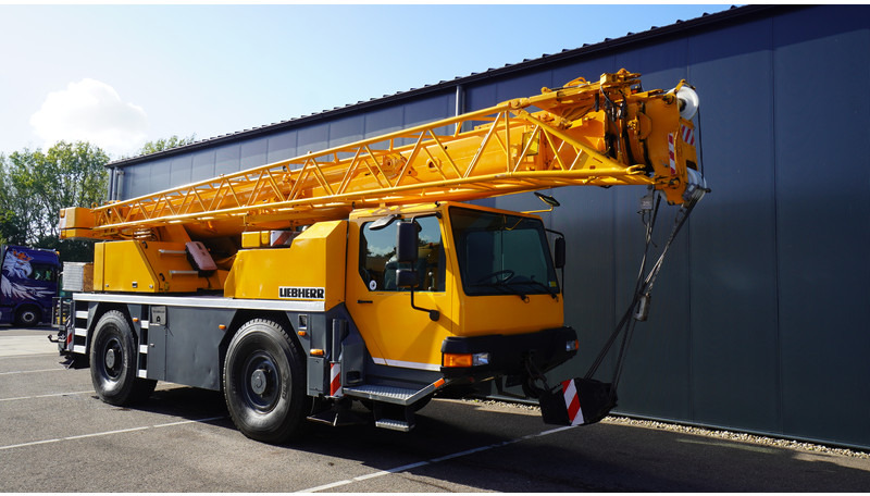 Liebherr LTM 1030-2.1 WITH JIB - Камион с кран: снимка 3 Liebherr LTM 1030-2.1 WITH JIB - Камион с кран: снимка 3