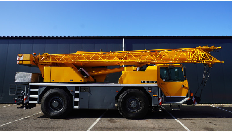 Liebherr LTM 1030-2.1 WITH JIB - Камион с кран: снимка 2 Liebherr LTM 1030-2.1 WITH JIB - Камион с кран: снимка 2