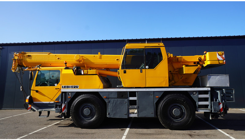 Liebherr LTM 1030-2.1 WITH JIB - Камион с кран: снимка 1 Liebherr LTM 1030-2.1 WITH JIB - Камион с кран: снимка 1