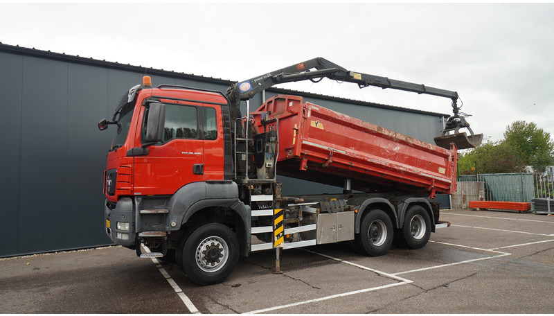 MAN TGS 28.400 6X6 2 SIDE TIPPER WITH HMF 1643 CRANE 376.400KM - Камион с кран: снимка 3 MAN TGS 28.400 6X6 2 SIDE TIPPER WITH HMF 1643 CRANE 376.400KM - Камион с кран: снимка 3