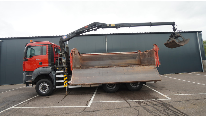 MAN TGS 28.400 6X6 2 SIDE TIPPER WITH HMF 1643 CRANE 376.400KM - Камион с кран: снимка 2 MAN TGS 28.400 6X6 2 SIDE TIPPER WITH HMF 1643 CRANE 376.400KM - Камион с кран: снимка 2