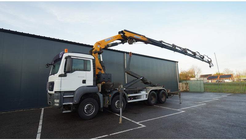 MAN TGS 35.400 8X4 HOOKARM SYSTEM WITH EFFER 305/11/6S - Камион с кран: снимка 2 MAN TGS 35.400 8X4 HOOKARM SYSTEM WITH EFFER 305/11/6S - Камион с кран: снимка 2