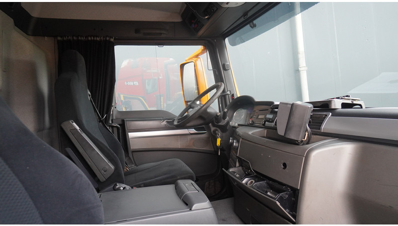 MAN TGS 35.440 8X4 2 SIDE TIPPER WITH HMF Z 1943 CRANE 415.000KM - Камион с кран: снимка 5 MAN TGS 35.440 8X4 2 SIDE TIPPER WITH HMF Z 1943 CRANE 415.000KM - Камион с кран: снимка 5