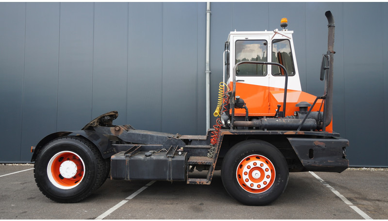 Terberg YT SL 1020 - Строителна техника: снимка 2 Terberg YT SL 1020 - Строителна техника: снимка 2