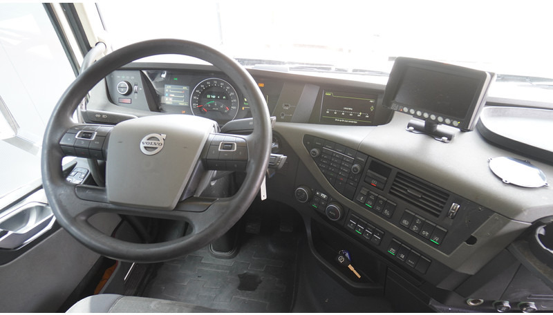 Volvo FH 420 6X2 ADR 796.000KM - Влекач: снимка 5 Volvo FH 420 6X2 ADR 796.000KM - Влекач: снимка 5