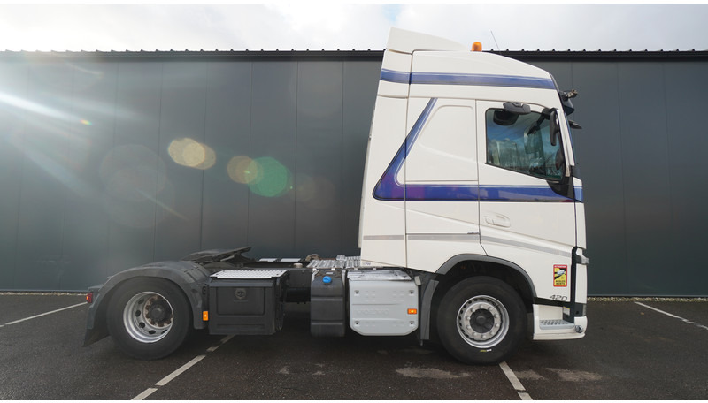 Volvo FH 420 EURO 6 GLOBETROTTER - Влекач: снимка 2 Volvo FH 420 EURO 6 GLOBETROTTER - Влекач: снимка 2