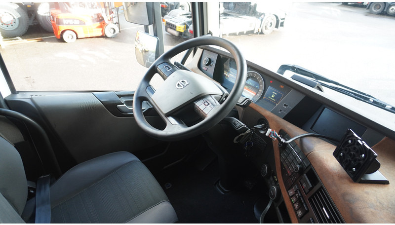 Volvo FH 420 EURO 6 GLOBETROTTER - Влекач: снимка 5 Volvo FH 420 EURO 6 GLOBETROTTER - Влекач: снимка 5