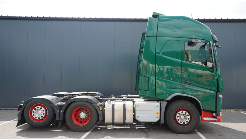 Volvo FH 500 6X2 EURO 6 GLOBETROTTER - Влекач: снимка 2 Volvo FH 500 6X2 EURO 6 GLOBETROTTER - Влекач: снимка 2