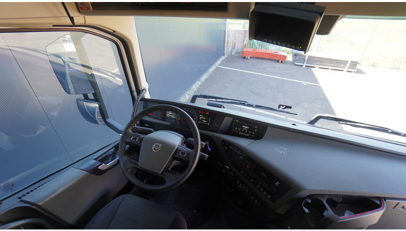 Volvo FH420 6X2 ADR EURO 6 - Влекач: снимка 5 Volvo FH420 6X2 ADR EURO 6 - Влекач: снимка 5