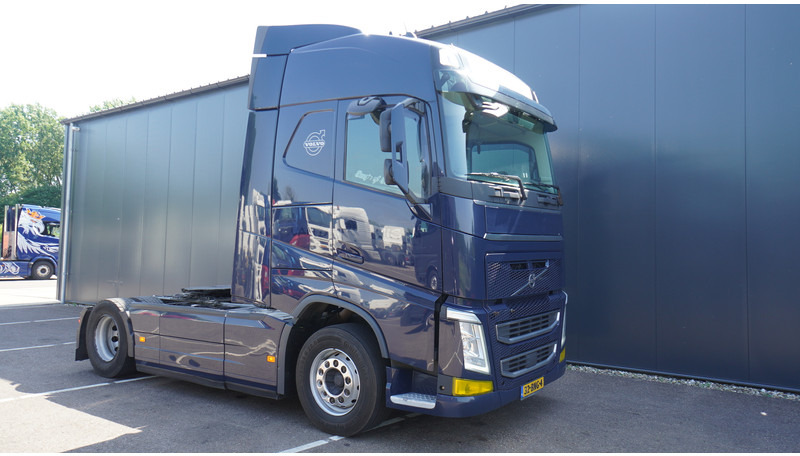 Volvo FH460 EURO 6 GLOBETROTTER 833.000KM - Влекач: снимка 4 Volvo FH460 EURO 6 GLOBETROTTER 833.000KM - Влекач: снимка 4