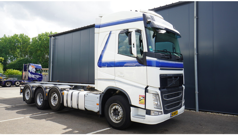 Volvo FH 460 8X2 20 FT CONTAINER TRANSPORT TRUCK - Контейнеровоз/ Сменна каросерия камион: снимка 4 Volvo FH 460 8X2 20 FT CONTAINER TRANSPORT TRUCK - Контейнеровоз/ Сменна каросерия камион: снимка 4