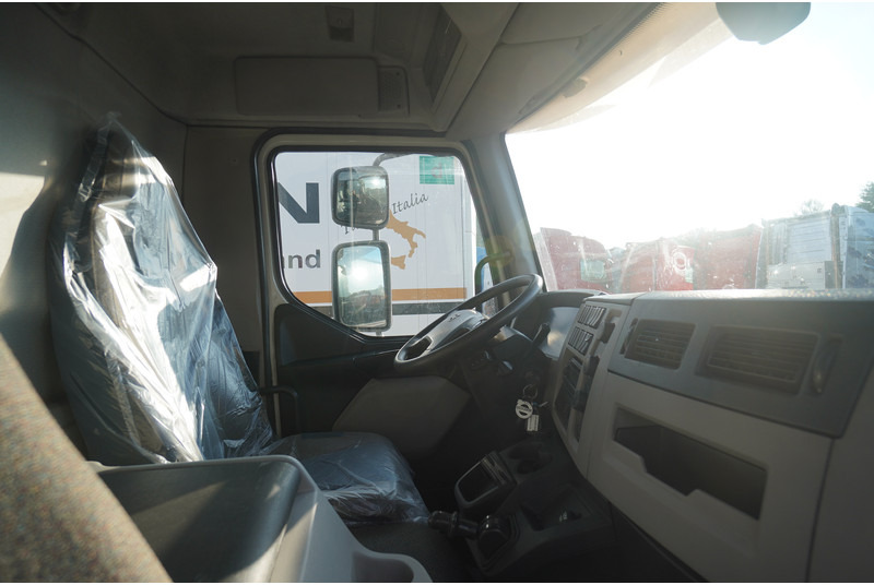 Volvo FL 280 CLOSED BOX BROKEN ENGINE NOT DRIVABLE - Камион фургон: снимка 5 Volvo FL 280 CLOSED BOX BROKEN ENGINE NOT DRIVABLE - Камион фургон: снимка 5