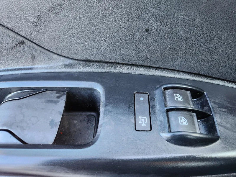 Fiat Doblò Maxi, 2017, 188000km, Airco,Parksens, Tuv. First owner - Малък ван: снимка 5 Fiat Doblò Maxi, 2017, 188000km, Airco,Parksens, Tuv. First owner - Малък ван: снимка 5