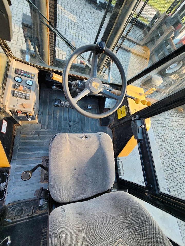 Лизинг на  JCB 930 4 x 4 JCB 930 4 x 4: снимка 10