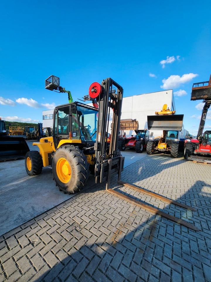 Лизинг на  JCB 930 4 x 4 JCB 930 4 x 4: снимка 7