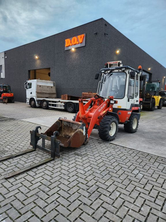 Kubota R420 - Колесен товарач: снимка 1 Kubota R420 - Колесен товарач: снимка 1