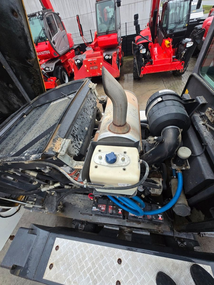 Грейдер New Holland F106.6: снимка 9