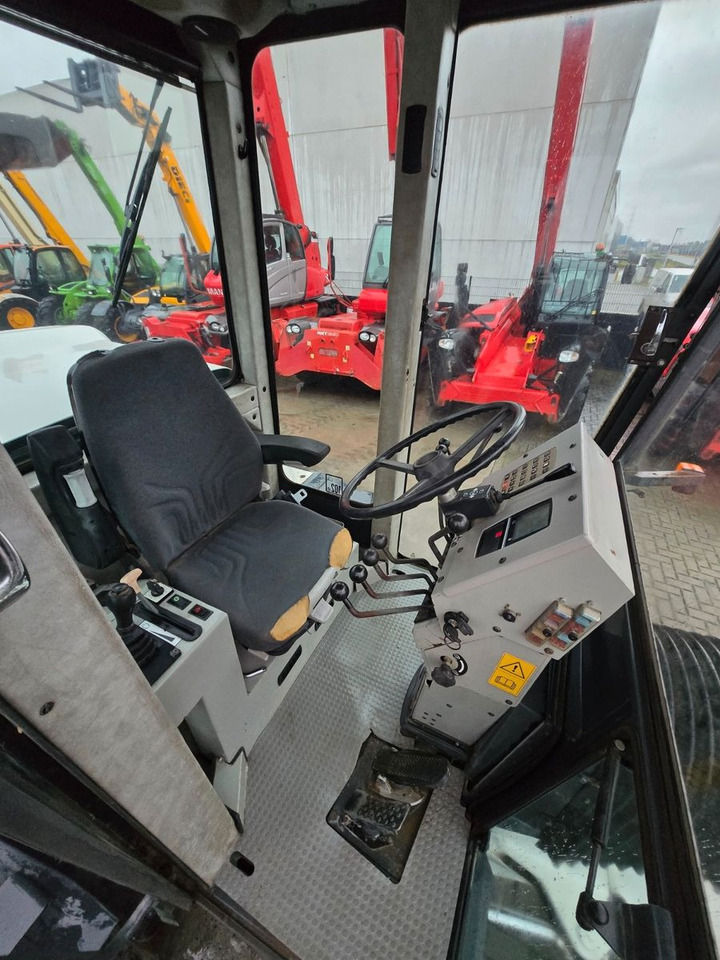 Грейдер New Holland F106.6: снимка 13