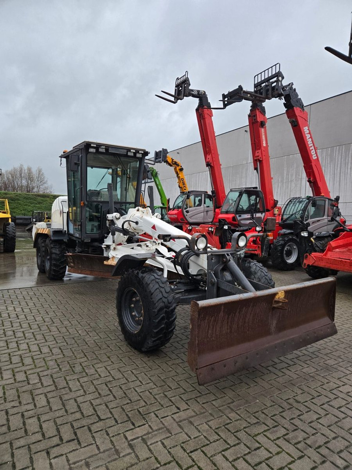 Грейдер New Holland F106.6: снимка 8