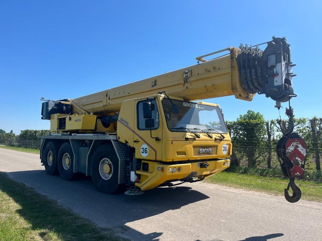 Grove GMK 3060 - Кран за всякакви терени: снимка 1 Grove GMK 3060 - Кран за всякакви терени: снимка 1