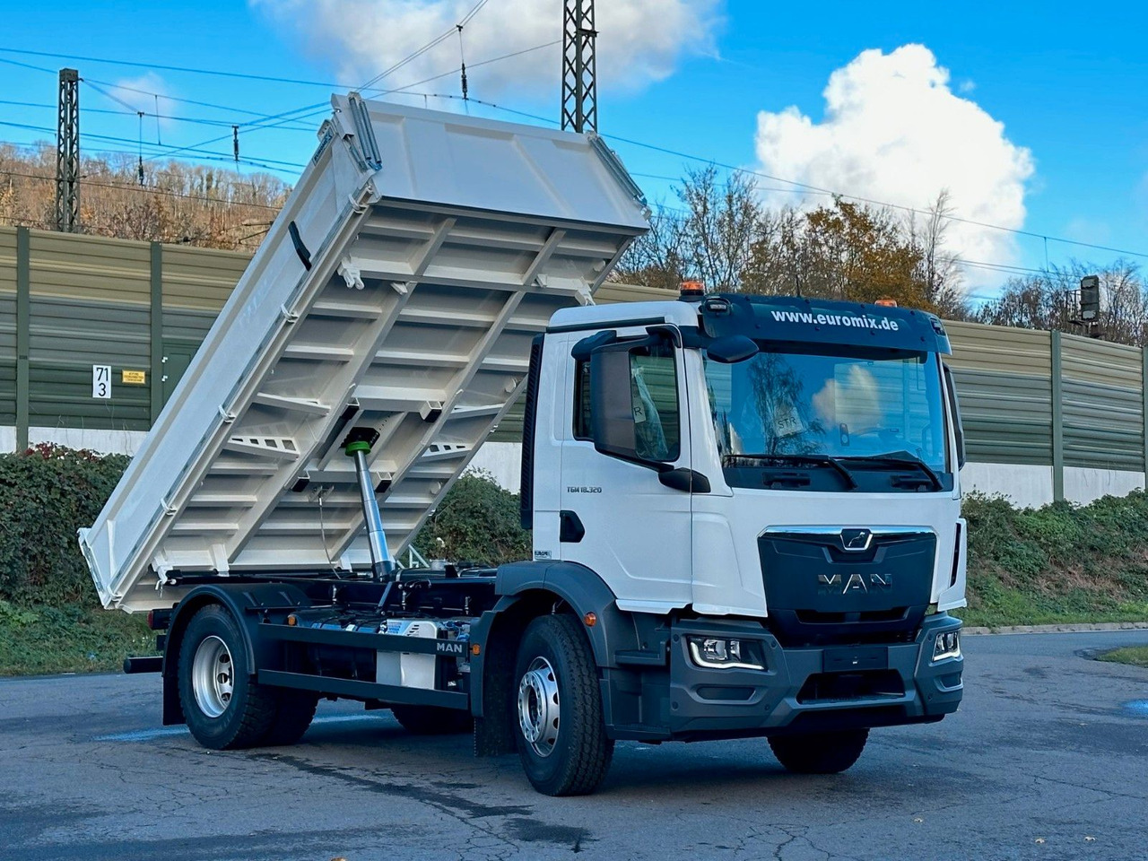 MAN TGM 18.320 4X2 / Euro 6e 3-Seiten-Kipper - Самосвал камион: снимка 3 MAN TGM 18.320 4X2 / Euro 6e 3-Seiten-Kipper - Самосвал камион: снимка 3