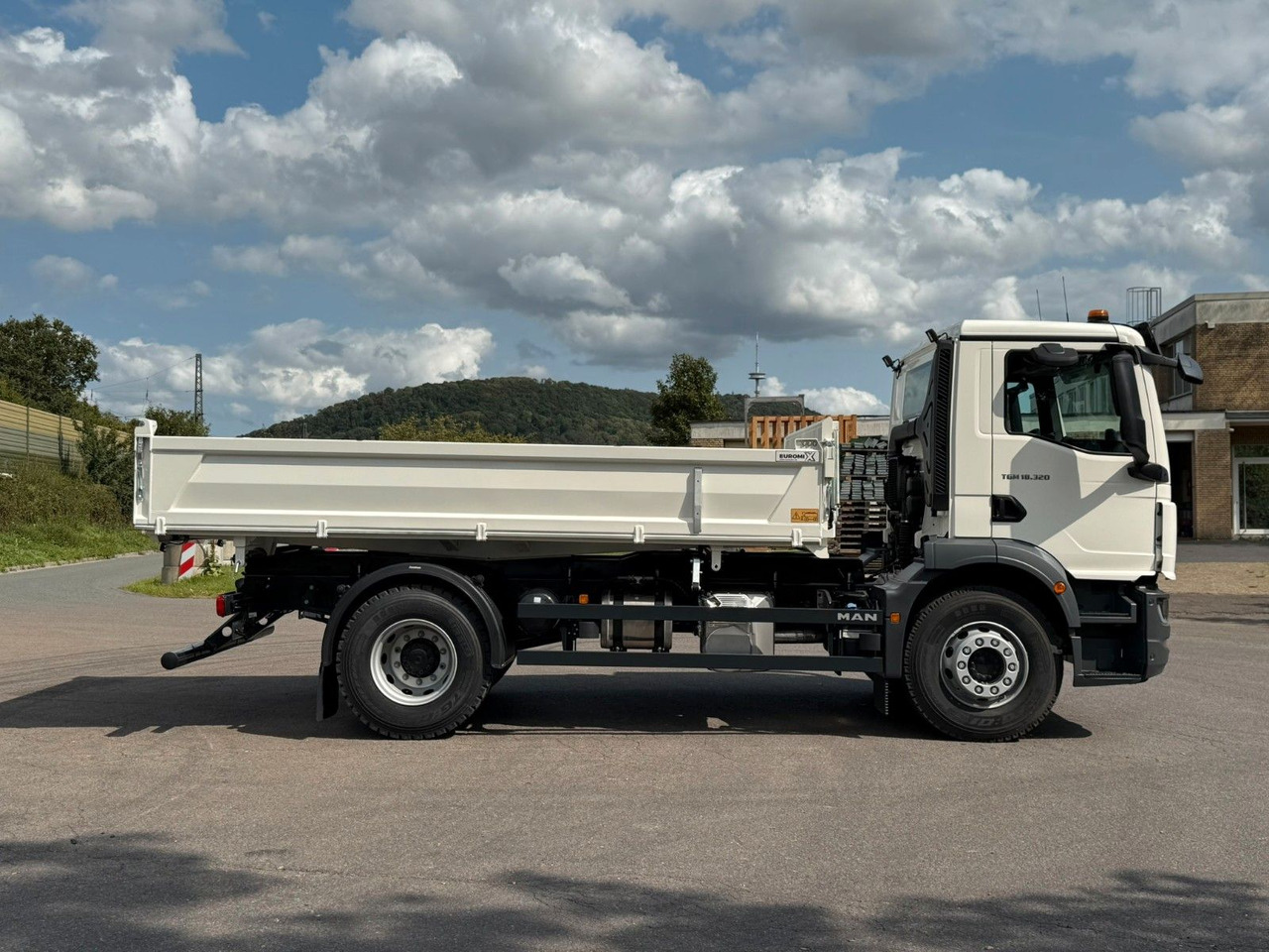 MAN TGM 18.320 4X2 / Euro 6e 3-Seiten-Kipper - Самосвал камион: снимка 3 MAN TGM 18.320 4X2 / Euro 6e 3-Seiten-Kipper - Самосвал камион: снимка 3