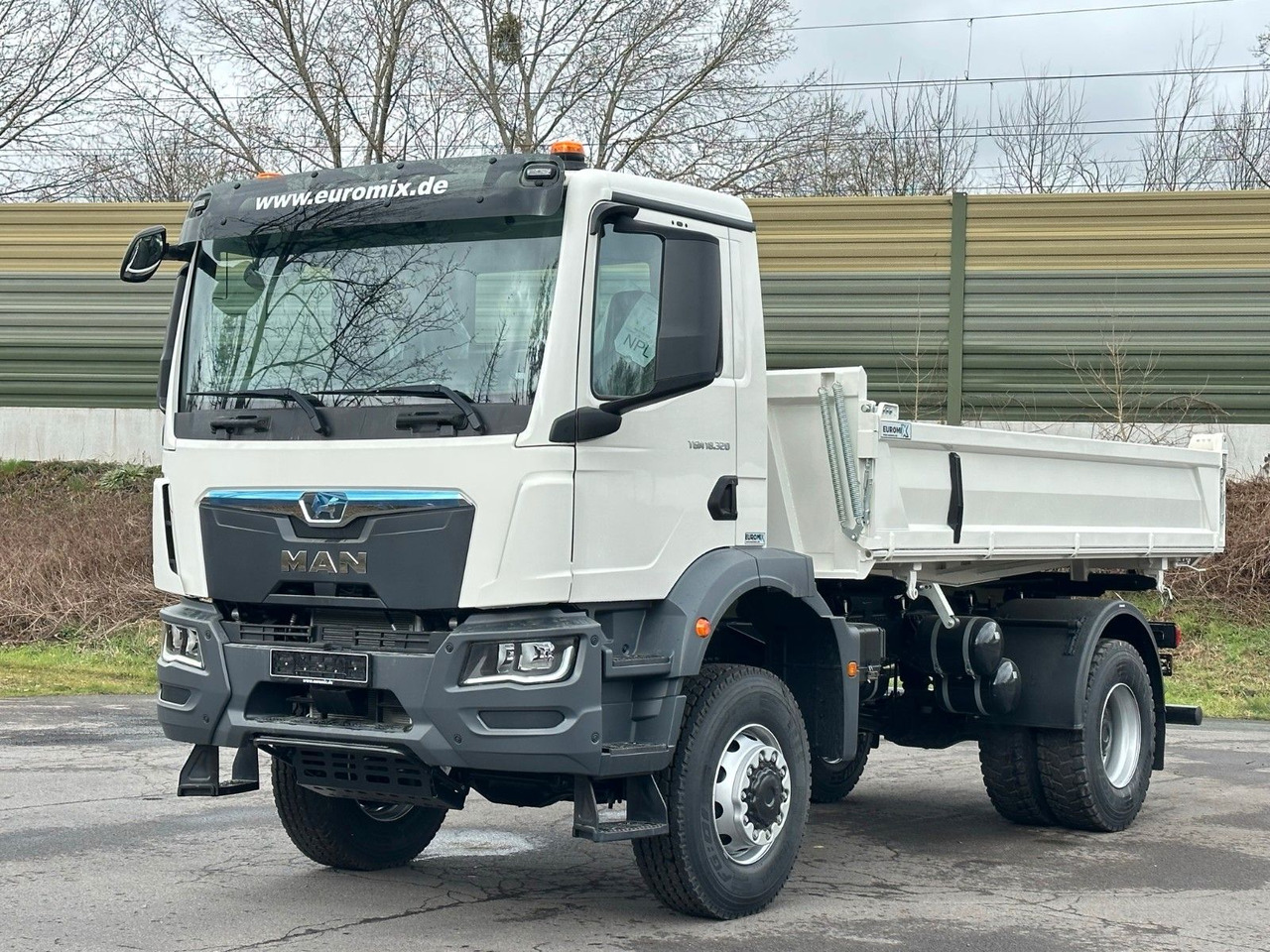 MAN TGM 18.320 4X4 Euro 6e Euromix 3-Seiten-Kipper - Самосвал камион: снимка 1 MAN TGM 18.320 4X4 Euro 6e Euromix 3-Seiten-Kipper - Самосвал камион: снимка 1