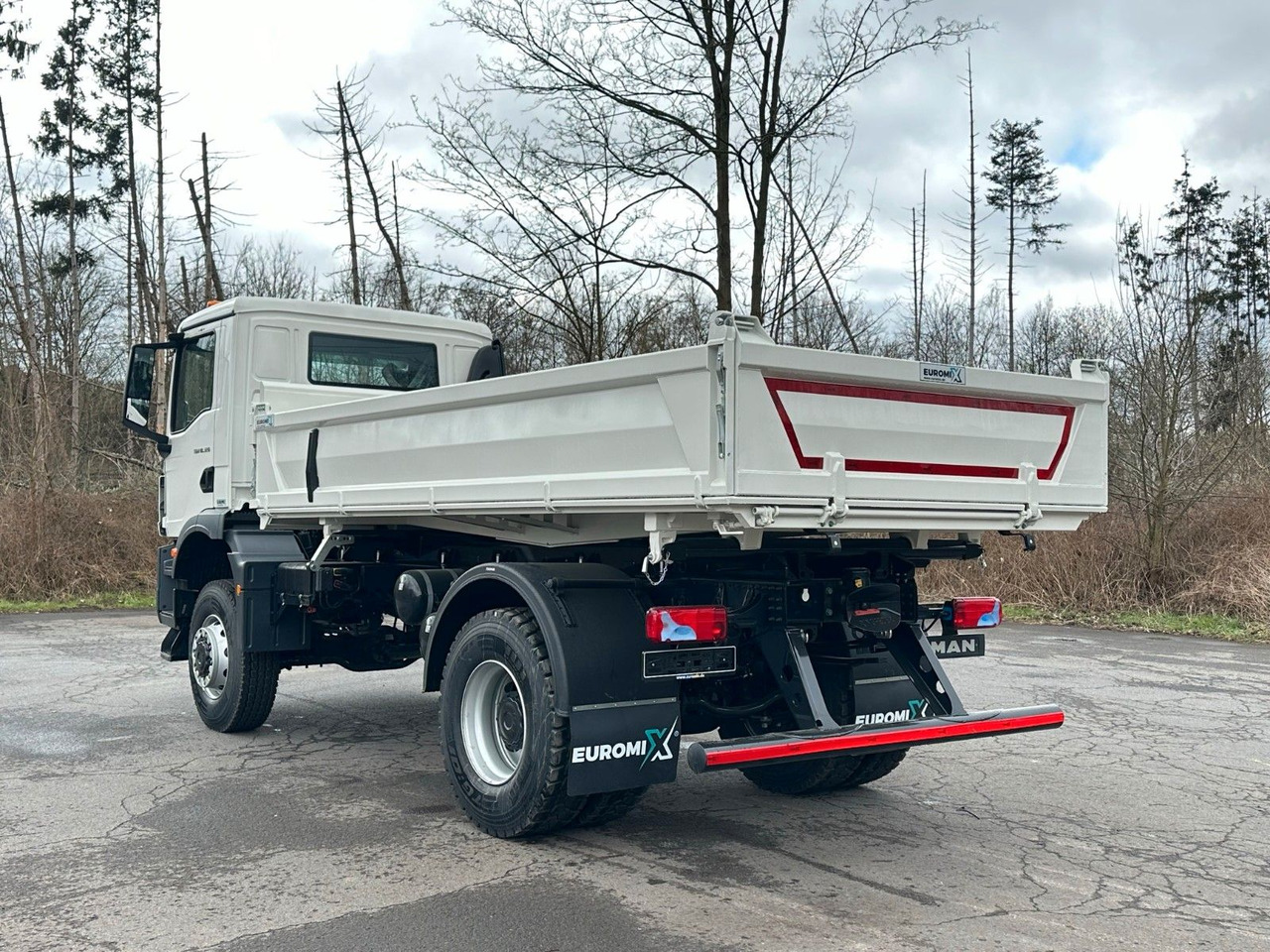 MAN TGM 18.320 4X4 Euro 6e Euromix 3-Seiten-Kipper - Самосвал камион: снимка 4 MAN TGM 18.320 4X4 Euro 6e Euromix 3-Seiten-Kipper - Самосвал камион: снимка 4