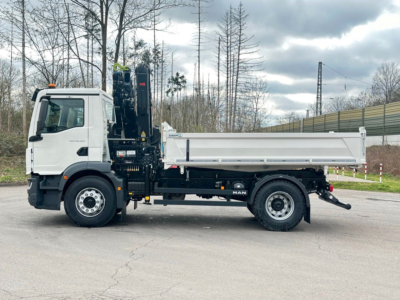MAN TGM 18.320 4x2 Euro6e Hiab X-HiDuo 138DS-3 - Самосвал камион, Камион с кран: снимка 3 MAN TGM 18.320 4x2 Euro6e Hiab X-HiDuo 138DS-3 - Самосвал камион, Камион с кран: снимка 3