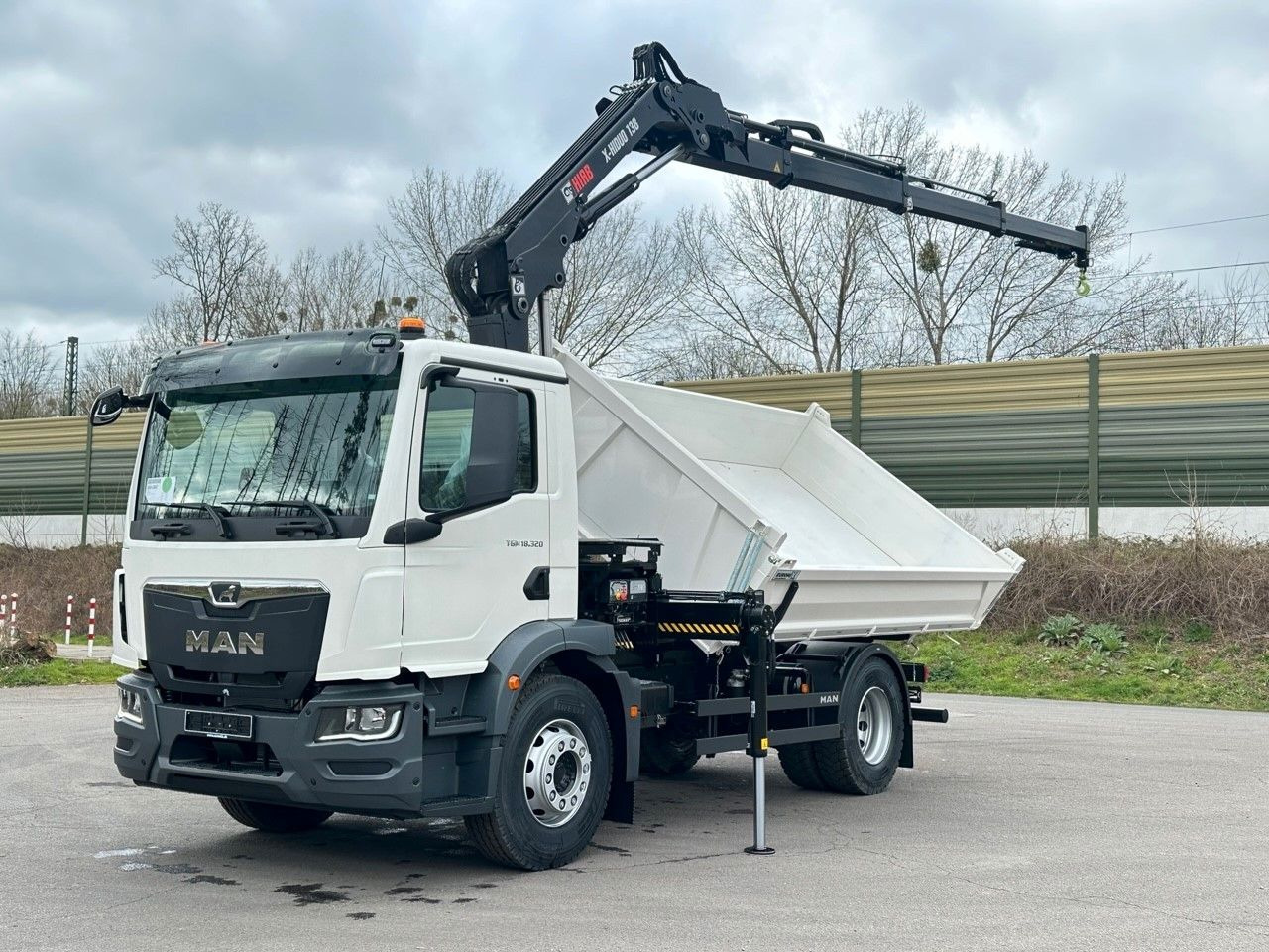 MAN TGM 18.320 4x2 Euro6e Hiab X-HiDuo 138DS-3 - Самосвал камион, Камион с кран: снимка 3 MAN TGM 18.320 4x2 Euro6e Hiab X-HiDuo 138DS-3 - Самосвал камион, Камион с кран: снимка 3