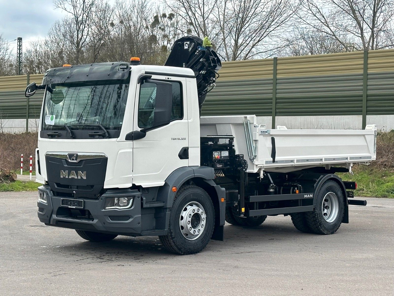 MAN TGM 18.320 4x2 Euro6e Hiab X-HiDuo 138DS-3 - Самосвал камион, Камион с кран: снимка 4 MAN TGM 18.320 4x2 Euro6e Hiab X-HiDuo 138DS-3 - Самосвал камион, Камион с кран: снимка 4