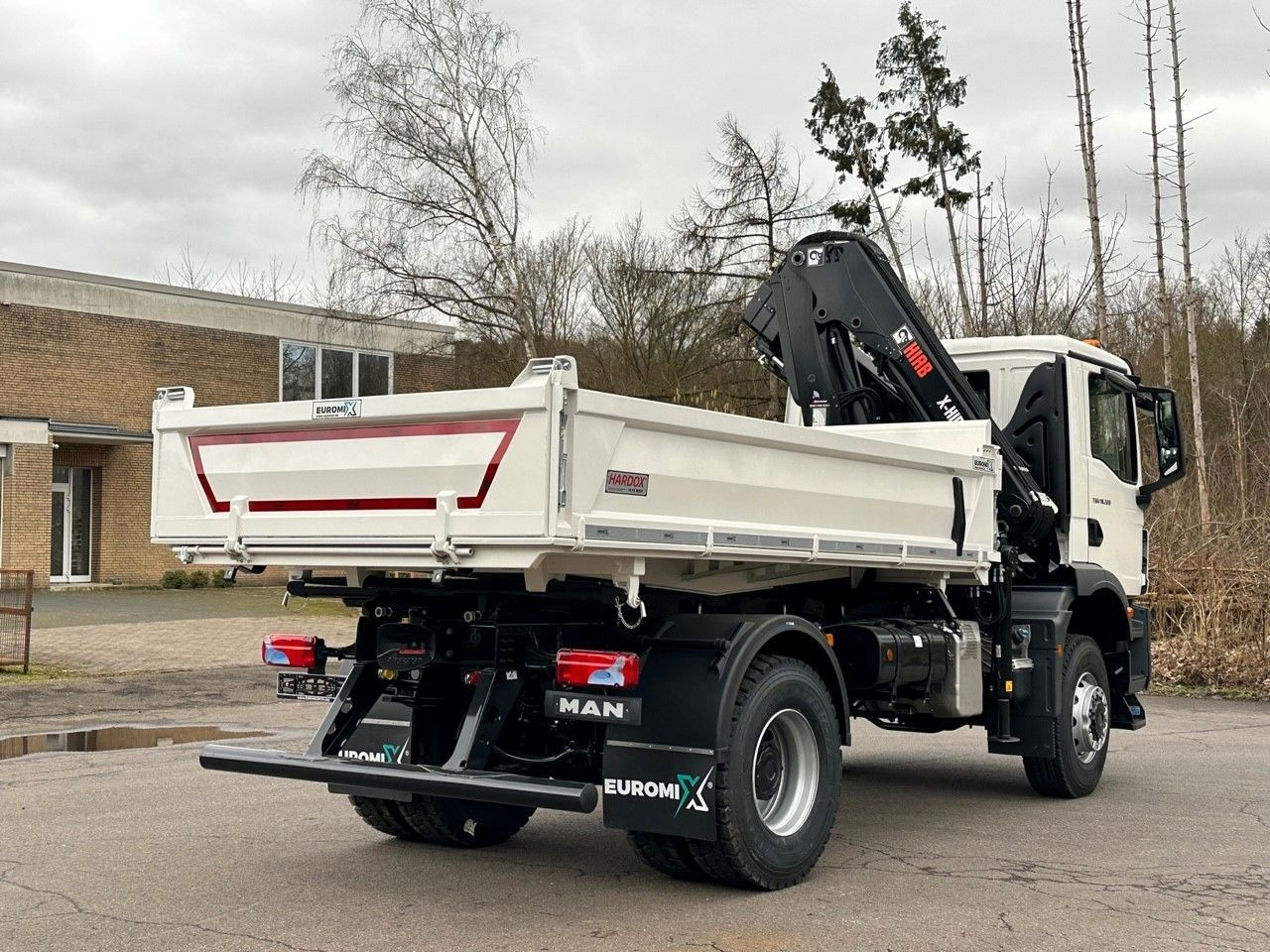 MAN TGM 18.320 4x4 Euro6e Hiab X-HiDuo 138DS-3 - Самосвал камион, Камион с кран: снимка 5 MAN TGM 18.320 4x4 Euro6e Hiab X-HiDuo 138DS-3 - Самосвал камион, Камион с кран: снимка 5