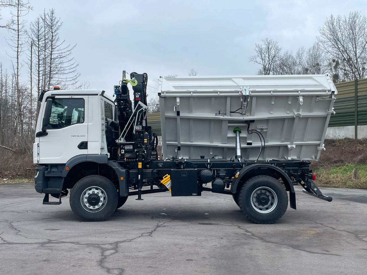 MAN TGM 18.320 4x4 Euro6e Hiab X-HiDuo 138DS-3 - Самосвал камион, Камион с кран: снимка 3 MAN TGM 18.320 4x4 Euro6e Hiab X-HiDuo 138DS-3 - Самосвал камион, Камион с кран: снимка 3