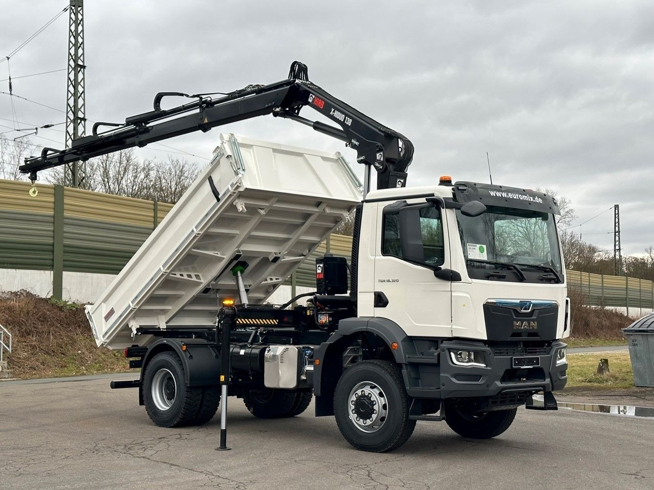MAN TGM 18.320 4x4 Euro6e Hiab X-HiDuo 138DS-3 - Камион с кран: снимка 2 MAN TGM 18.320 4x4 Euro6e Hiab X-HiDuo 138DS-3 - Камион с кран: снимка 2