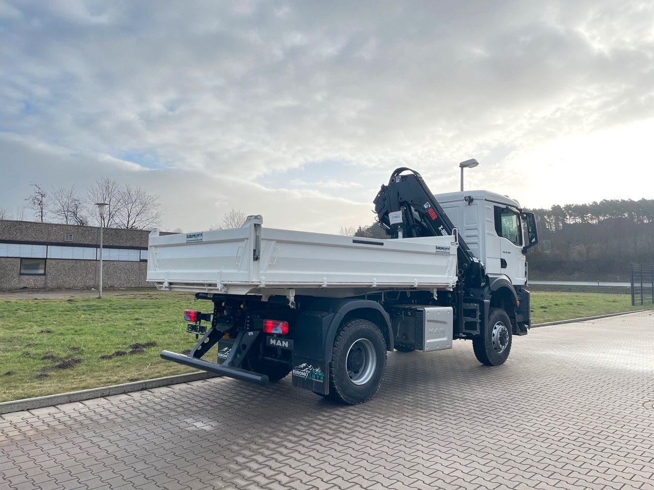 MAN TGS 18.400 TG3 4x4 Euro6e Hiab X-HiDuo 138DS-4 - Самосвал камион, Камион с кран: снимка 3 MAN TGS 18.400 TG3 4x4 Euro6e Hiab X-HiDuo 138DS-4 - Самосвал камион, Камион с кран: снимка 3