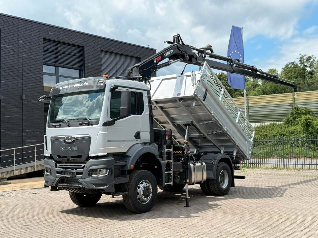 MAN TGS 18.400 TG3 4x4 Euro6e Hiab X-HiDuo 138DS-4 - Самосвал камион, Камион с кран: снимка 2 MAN TGS 18.400 TG3 4x4 Euro6e Hiab X-HiDuo 138DS-4 - Самосвал камион, Камион с кран: снимка 2