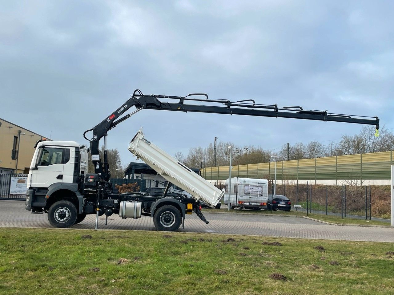 MAN TGS 18.400 TG3 4x4 Euro6e Hiab X-HiDuo 138DS-4 - Самосвал камион, Камион с кран: снимка 3 MAN TGS 18.400 TG3 4x4 Euro6e Hiab X-HiDuo 138DS-4 - Самосвал камион, Камион с кран: снимка 3