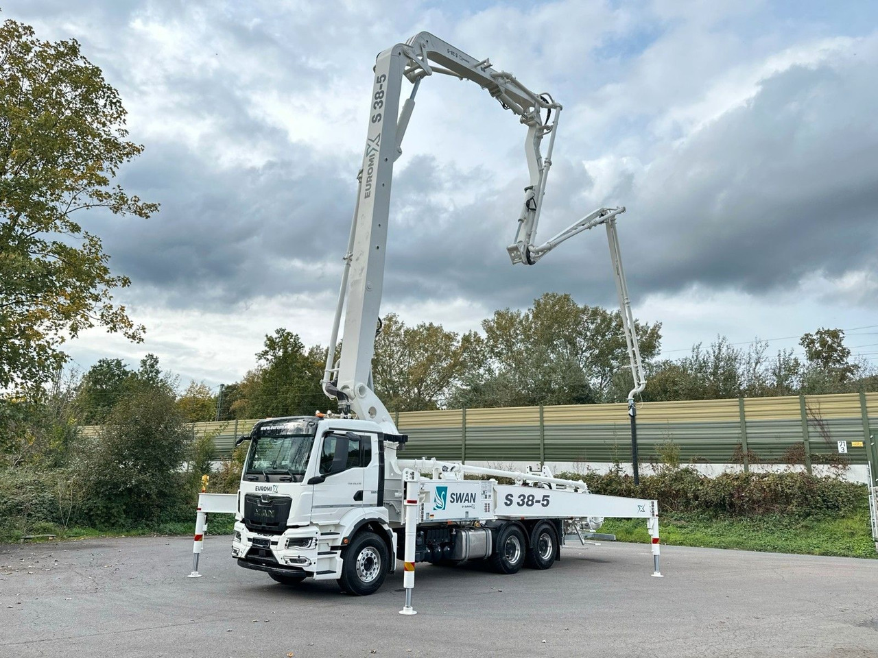 MAN TGS 26.510 6x4 SWAN TSP 38-5 160RZ ( 38m ) - Бетон помпа: снимка 1 MAN TGS 26.510 6x4 SWAN TSP 38-5 160RZ ( 38m ) - Бетон помпа: снимка 1