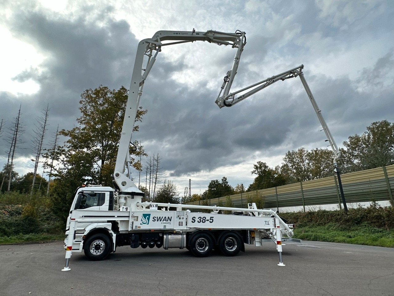 MAN TGS 26.510 6x4 SWAN TSP 38-5 160RZ ( 38m ) - Бетон помпа: снимка 4 MAN TGS 26.510 6x4 SWAN TSP 38-5 160RZ ( 38m ) - Бетон помпа: снимка 4
