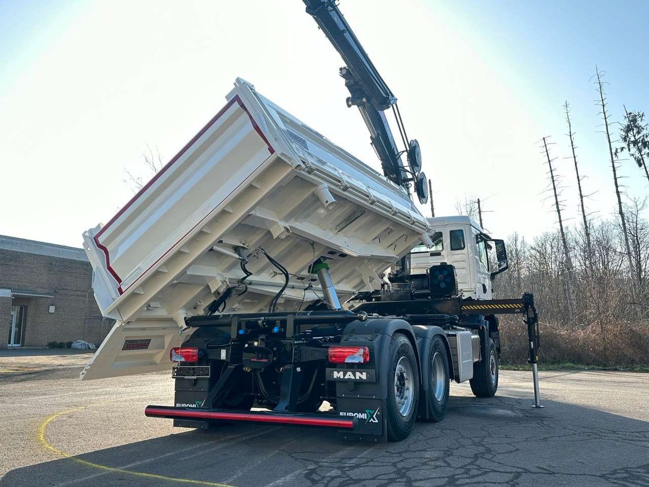 MAN TGS 28.440 6x4-4 / 3-Seiten- Kipper EuromixMTP - Самосвал камион: снимка 4 MAN TGS 28.440 6x4-4 / 3-Seiten- Kipper EuromixMTP - Самосвал камион: снимка 4