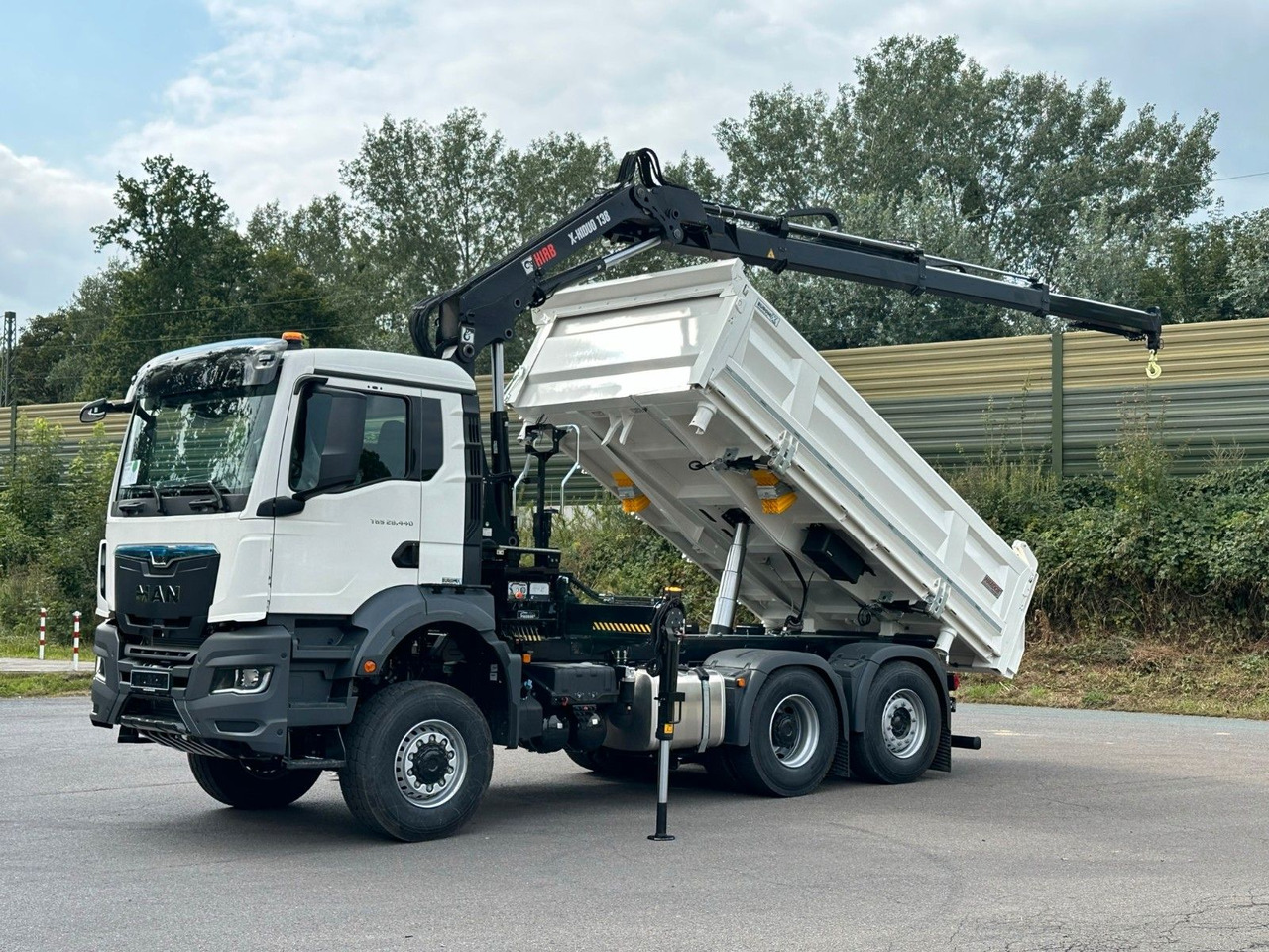 MAN TGS 28.440 6x4-4/3-Seiten- Kipper / Hiab 138-3 - Самосвал камион, Камион с кран: снимка 1 MAN TGS 28.440 6x4-4/3-Seiten- Kipper / Hiab 138-3 - Самосвал камион, Камион с кран: снимка 1