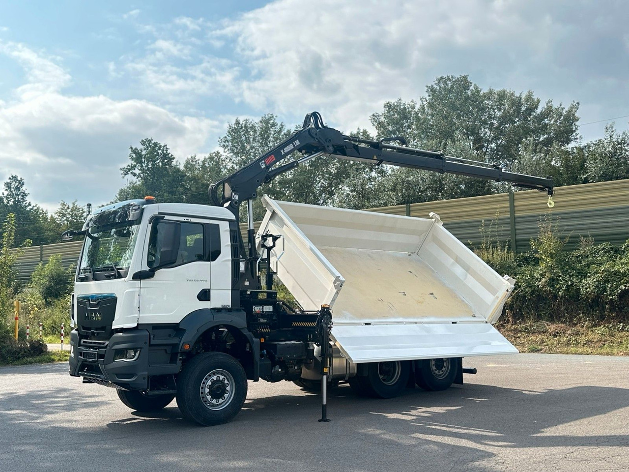 MAN TGS 28.440 6x4-4/3-Seiten- Kipper / Hiab 138-3 - Самосвал камион, Камион с кран: снимка 2 MAN TGS 28.440 6x4-4/3-Seiten- Kipper / Hiab 138-3 - Самосвал камион, Камион с кран: снимка 2