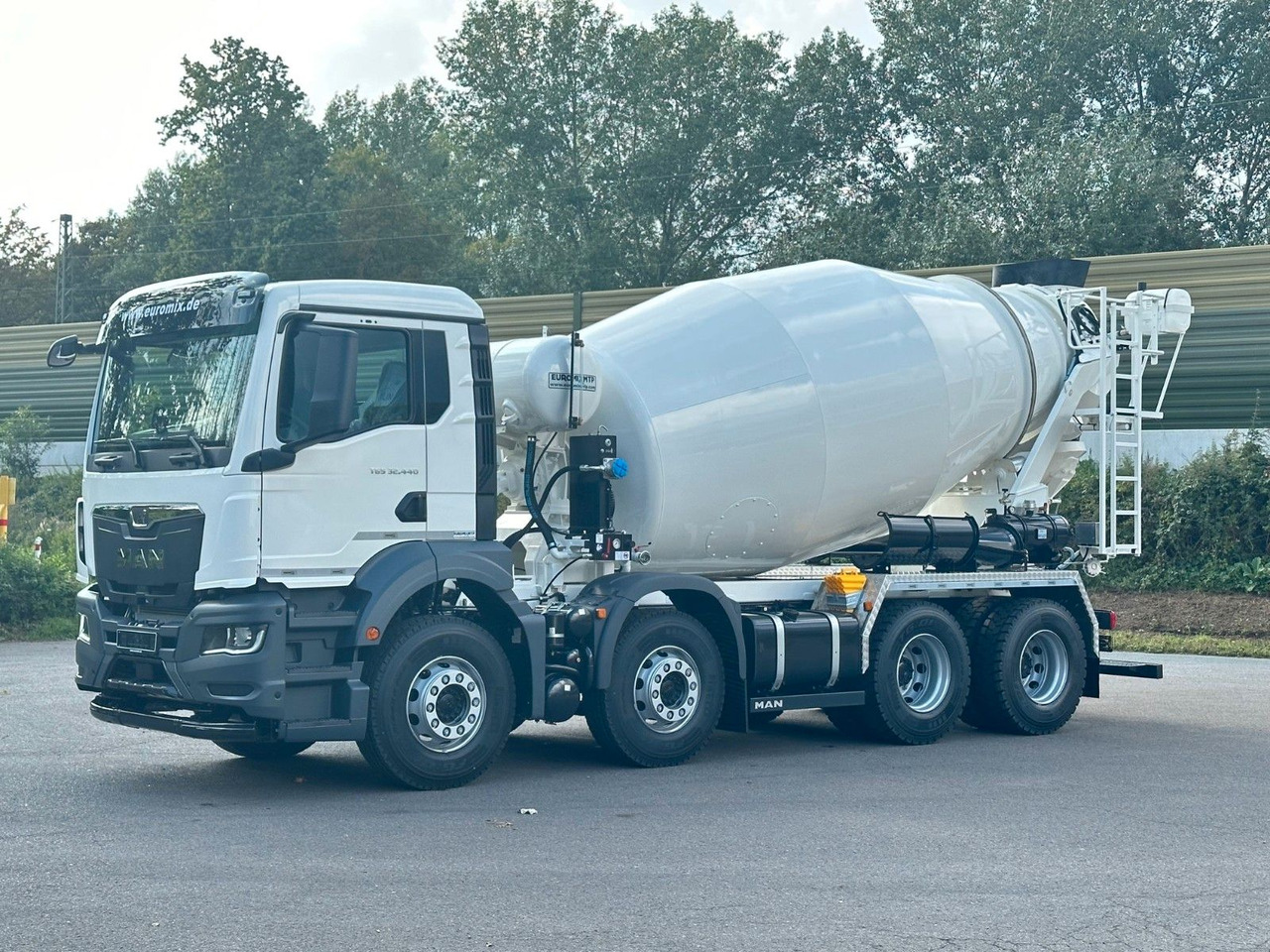 MAN TGS 32.440 8x4 / Euromix MTP EM 9 L - Бетоновоз: снимка 1 MAN TGS 32.440 8x4 / Euromix MTP EM 9 L - Бетоновоз: снимка 1