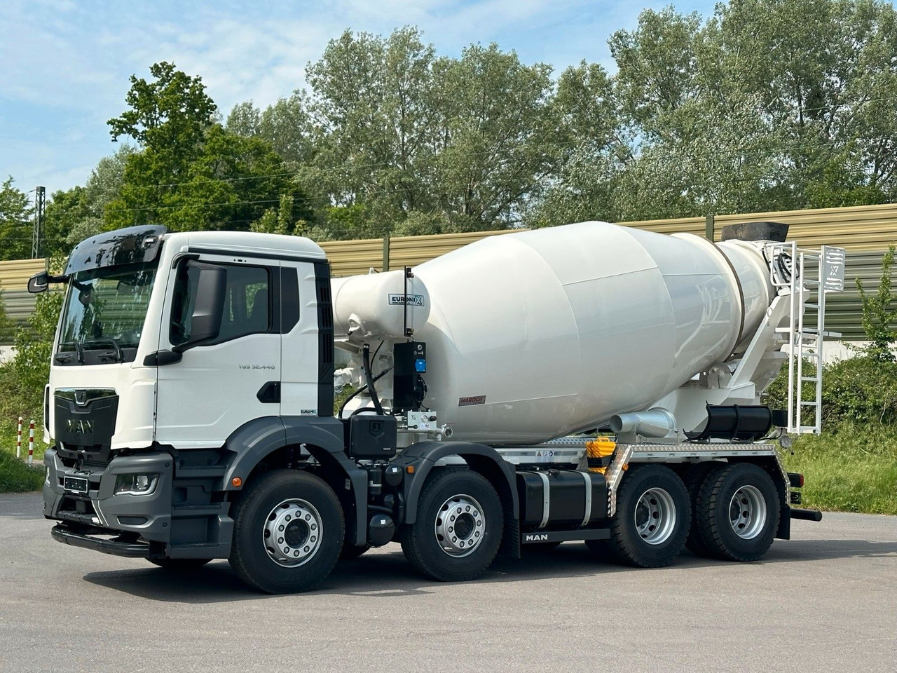 MAN TGS 32.440 8x4 / Euromix MTP EM 9 L - Бетоновоз: снимка 1 MAN TGS 32.440 8x4 / Euromix MTP EM 9 L - Бетоновоз: снимка 1