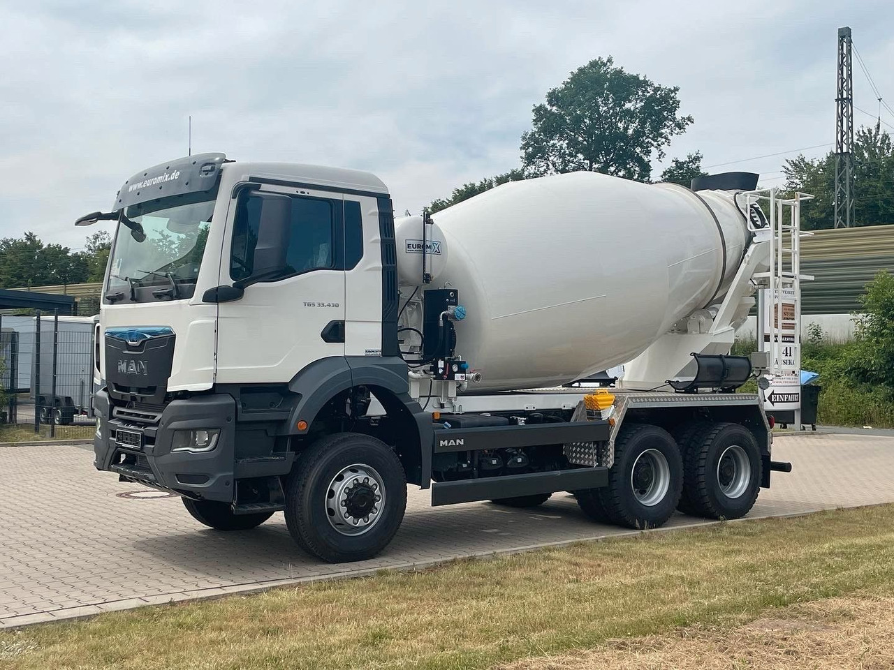 MAN TGS 33.440 6X4 / 6X6 /Euro6e EuromiX EM 8 - Бетоновоз: снимка 2 MAN TGS 33.440 6X4 / 6X6 /Euro6e EuromiX EM 8 - Бетоновоз: снимка 2