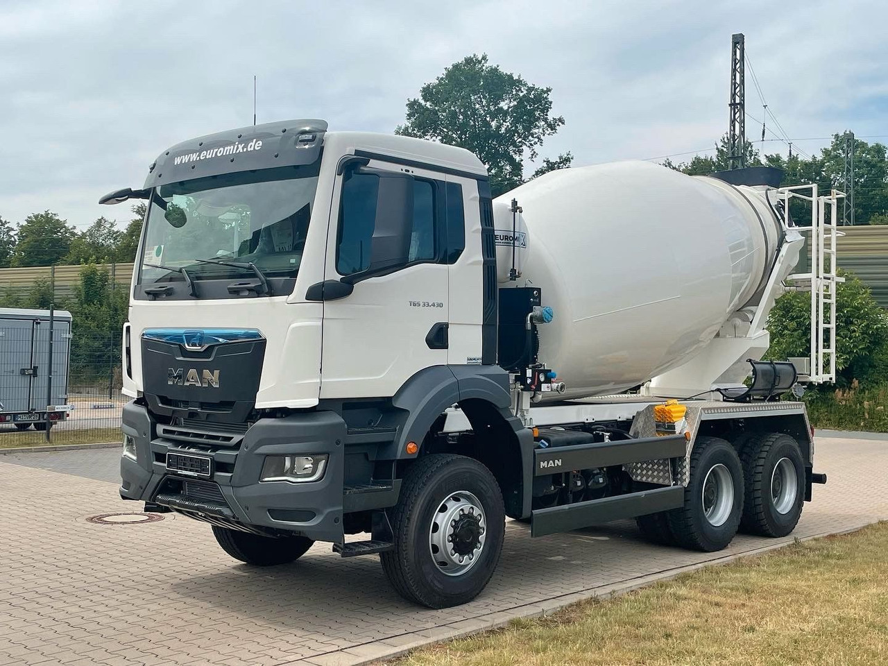 MAN TGS 33.440 6X4 / 6X6 /Euro6e EuromiX EM 8 - Бетоновоз: снимка 1 MAN TGS 33.440 6X4 / 6X6 /Euro6e EuromiX EM 8 - Бетоновоз: снимка 1