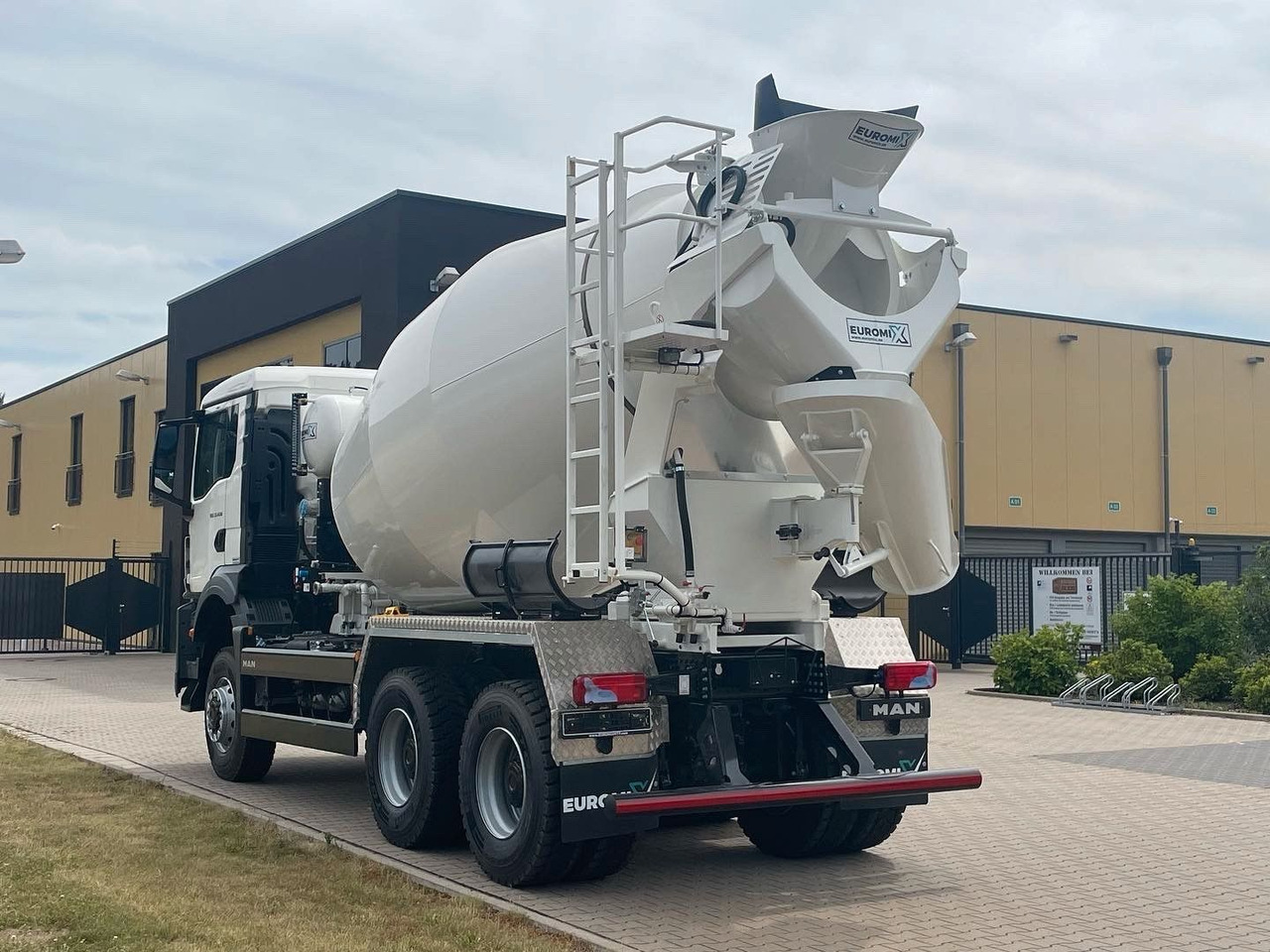 MAN TGS 33.440 / 6X6 Euro6e Euromix MTP EM 7 L - Бетоновоз: снимка 5 MAN TGS 33.440 / 6X6 Euro6e Euromix MTP EM 7 L - Бетоновоз: снимка 5